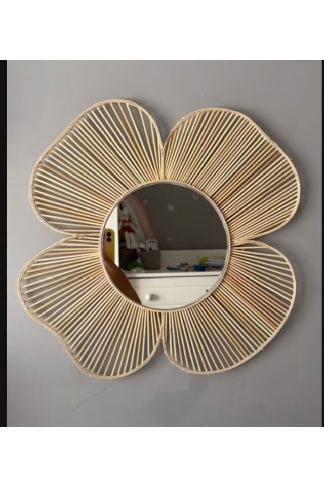 Rattan ayna